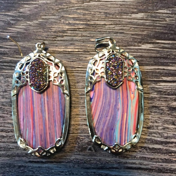 Kendra Scott Emmy Earrings - Picture 4 of 15